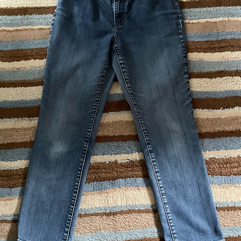 Chicos platinum denim jean pants. Chicos size 0. Straight leg, Ankle length